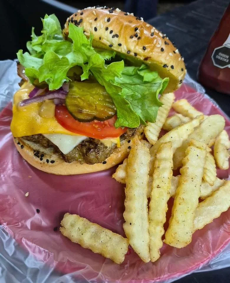 Hamburguesa a la leña Chica - Hamburguesas · A la leña en Hamburguesas Cocco, San Luis Potosí
